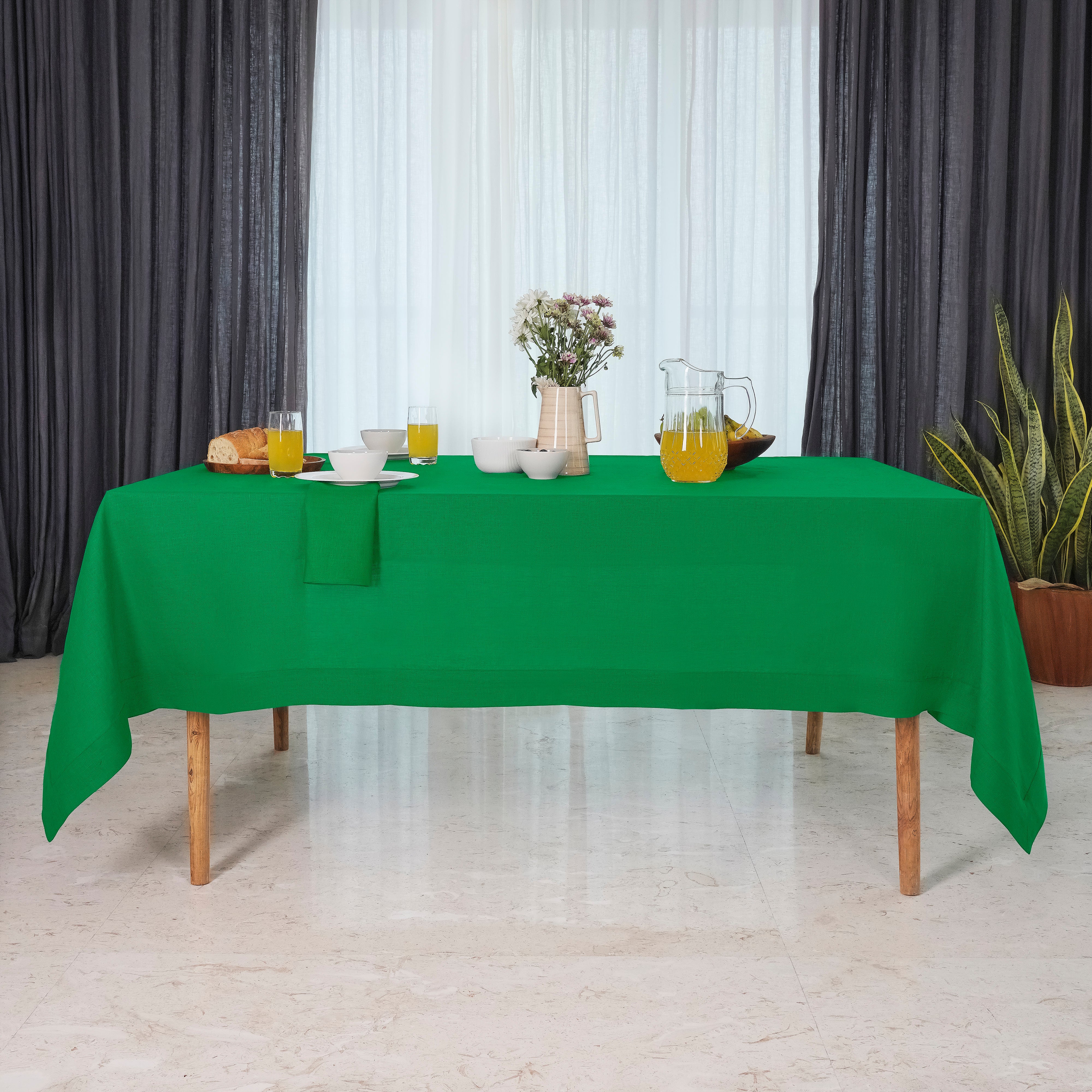 Kelly Green Linen Tablecloth, Hemmed